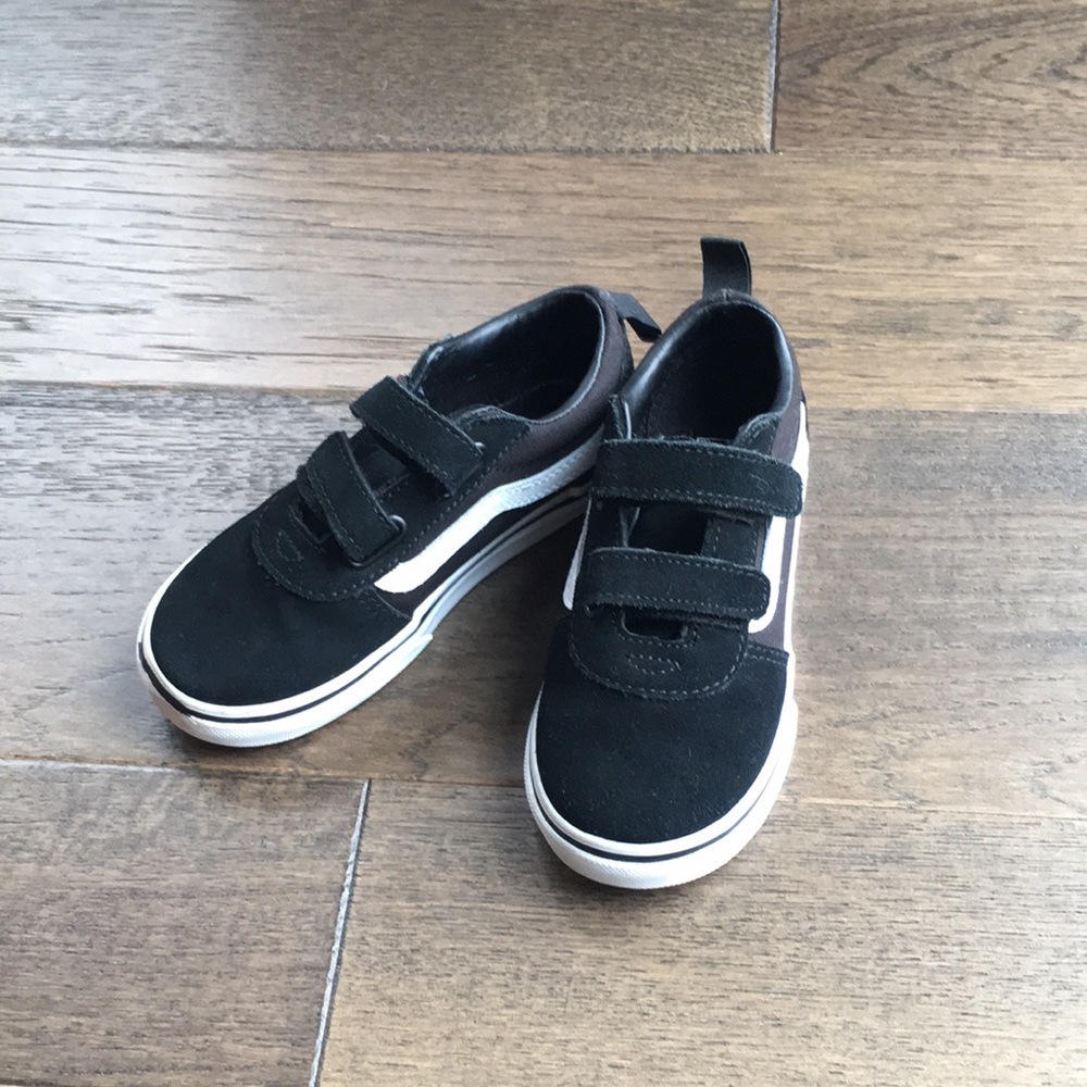 Vans Ward V Boys Size 10 Black with White